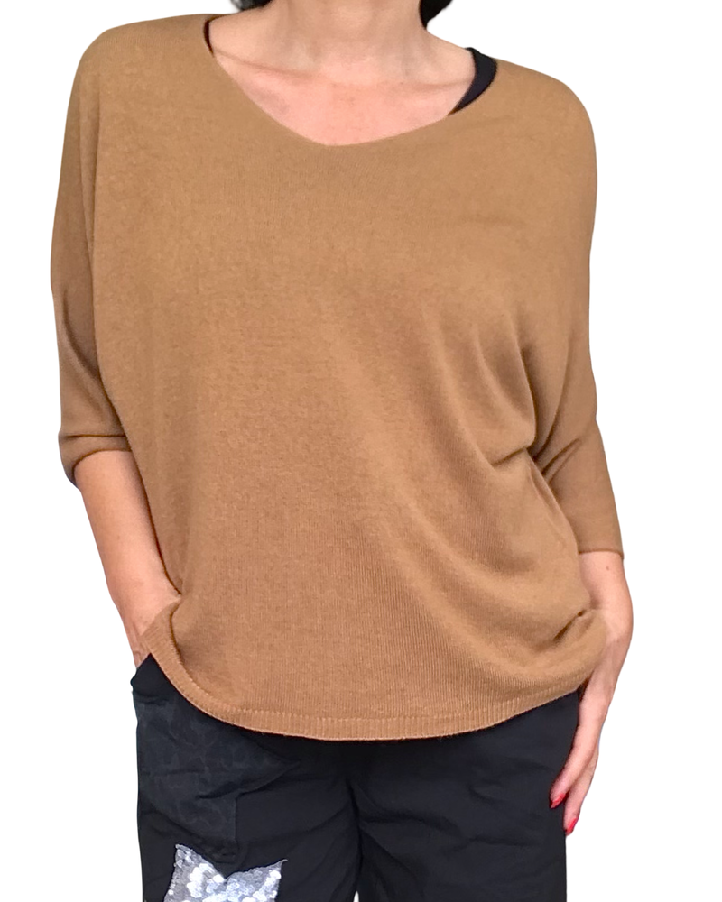 Chandail uni camel, col en V manche 3/4