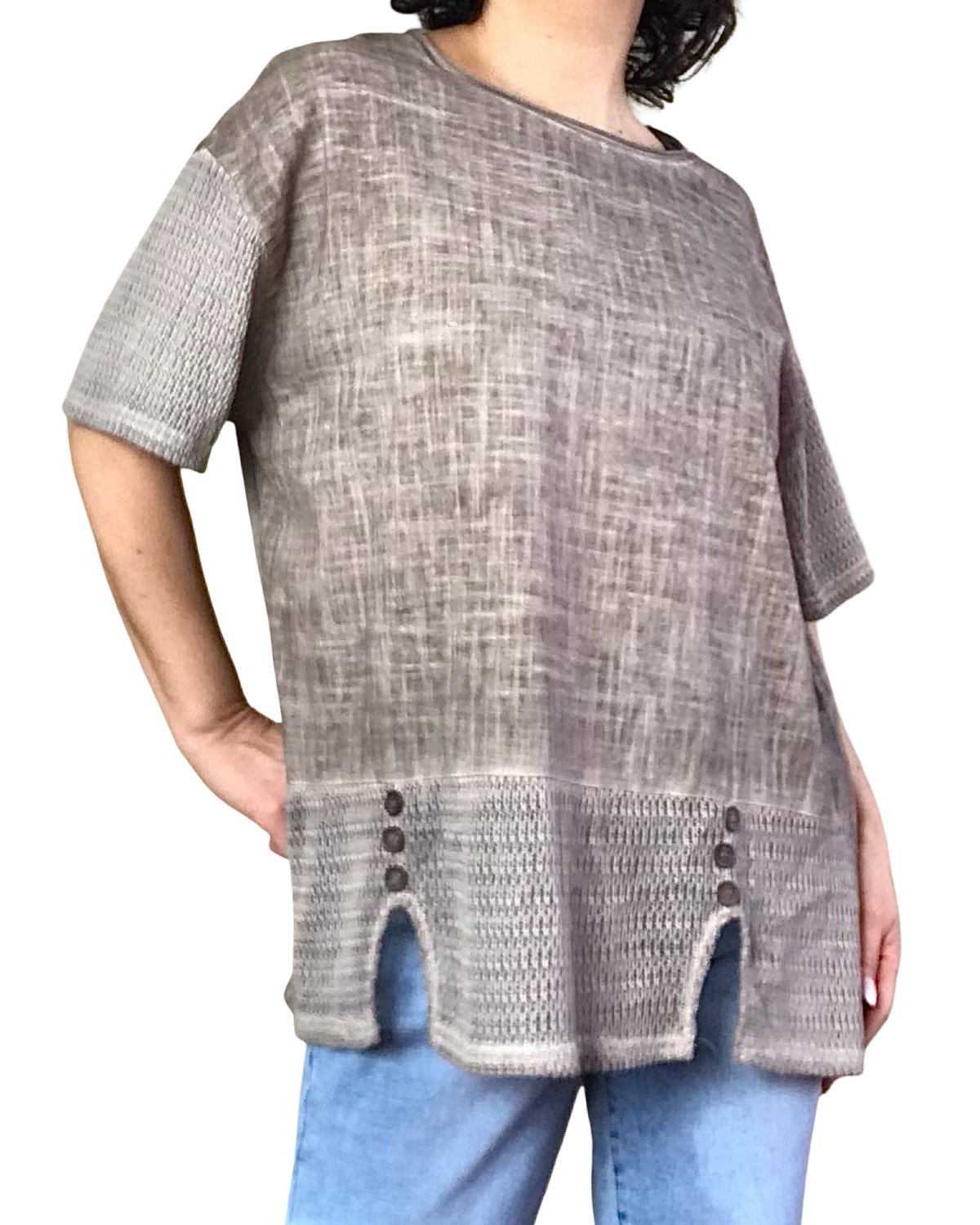 T-shirt uni moka avec un filet au bas garni de boutons