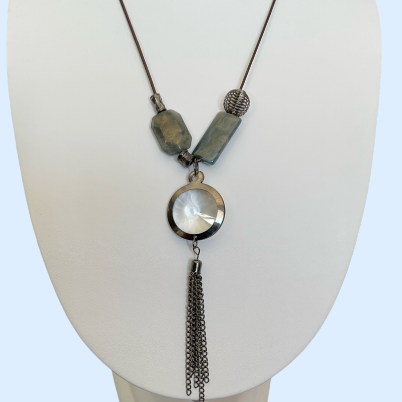 Bijoux | Collier long avec pendentif des pierres sarcelles