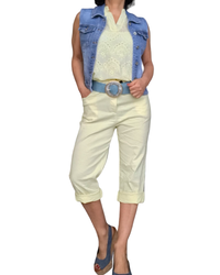 Blouse jaune pâle sans manche broderie anglaise devant