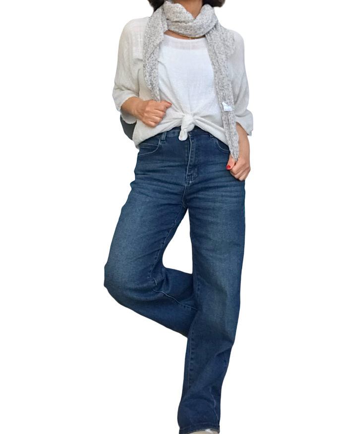 Jeans droit bleu foncé au bas 28 pouces de jambe