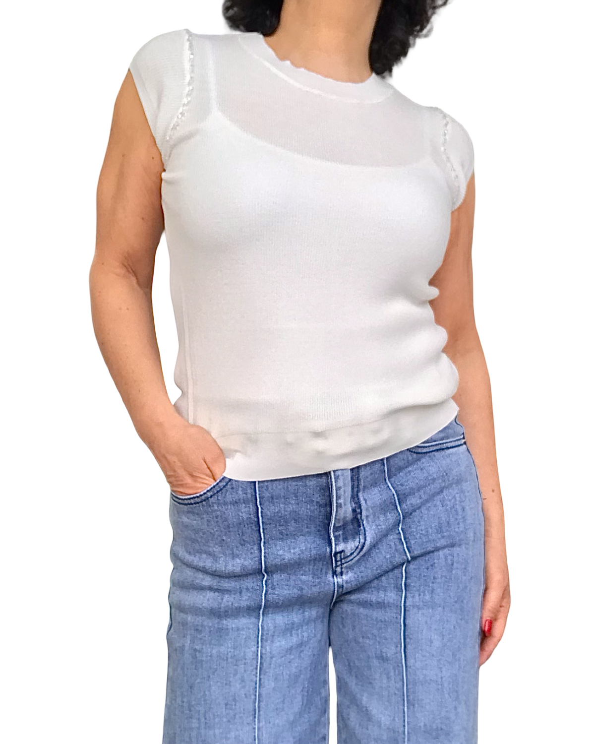 T-shirt uni blanc cassé col rond garni de pierres sur chaque épaule