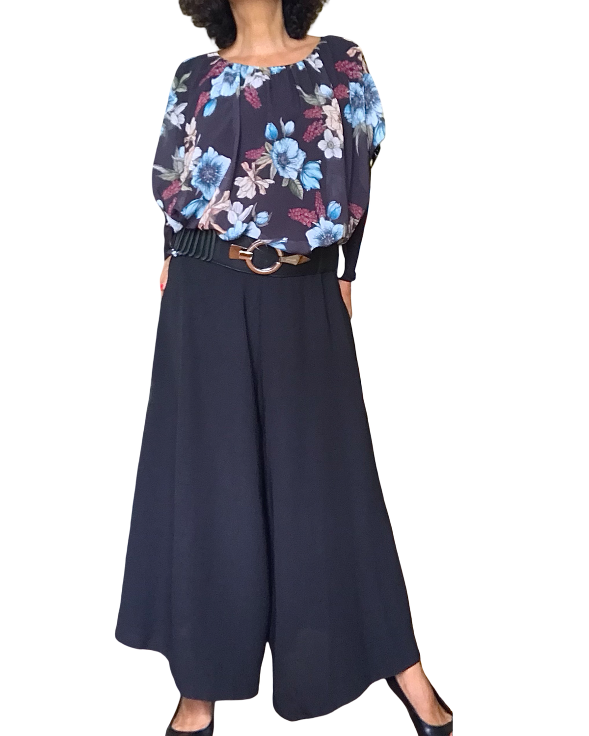 Blouse en voile noire fleurie bande au bas, manche courte