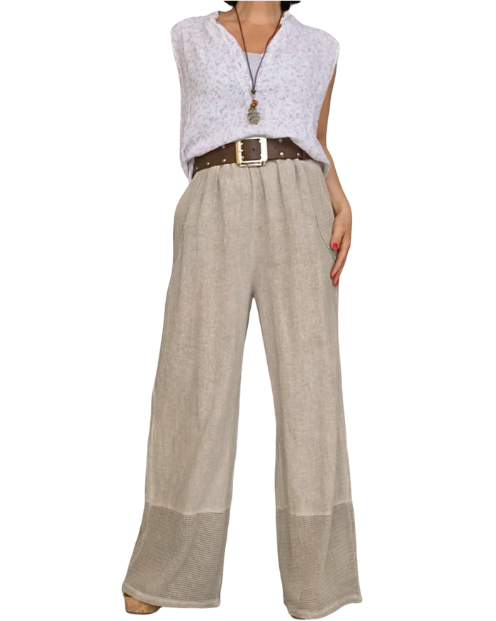 Blouse blanche sans manche petites fleuri rose, jaune et moka