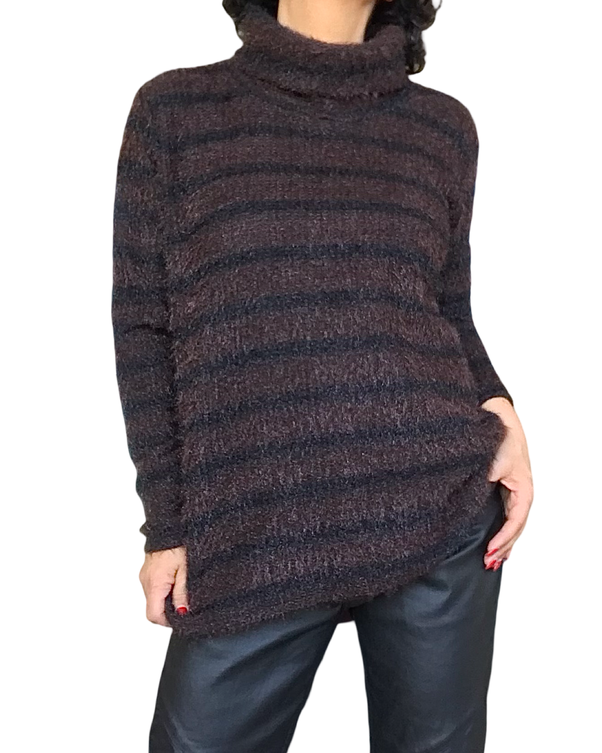 Chandail col roulé en tricot poilu brun à rayures noires