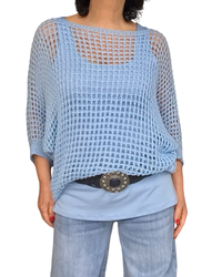 Chandail en crochet bleu ciel en grandes