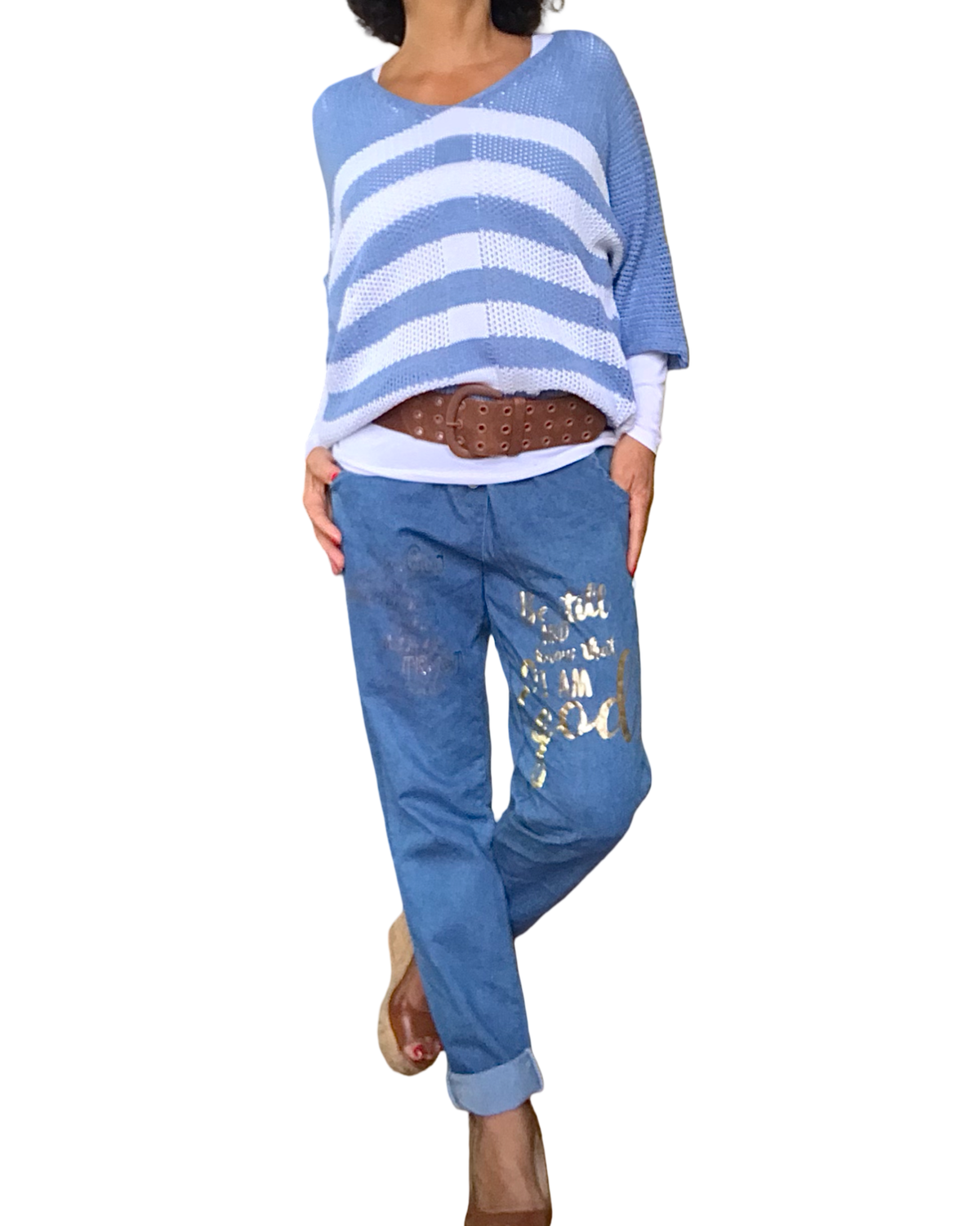 Jeans bleu moyen à taille élastique avec écritures dorées sur chaque jambe