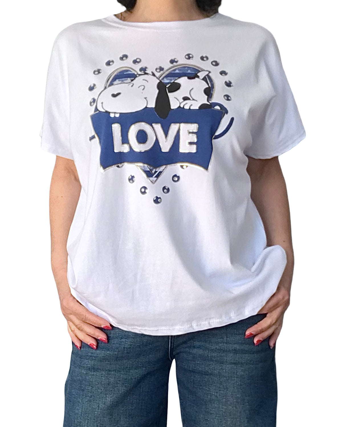 T-shirt blanc avec Snoopy couché sur un rectangle marine dans un cœur marine