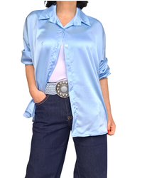 Chemise bleu ciel en satin à manche longue