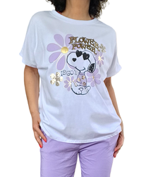 T-shirt blanc Snoopy en lilas et noir avec l’inscription « Power flower » en doré