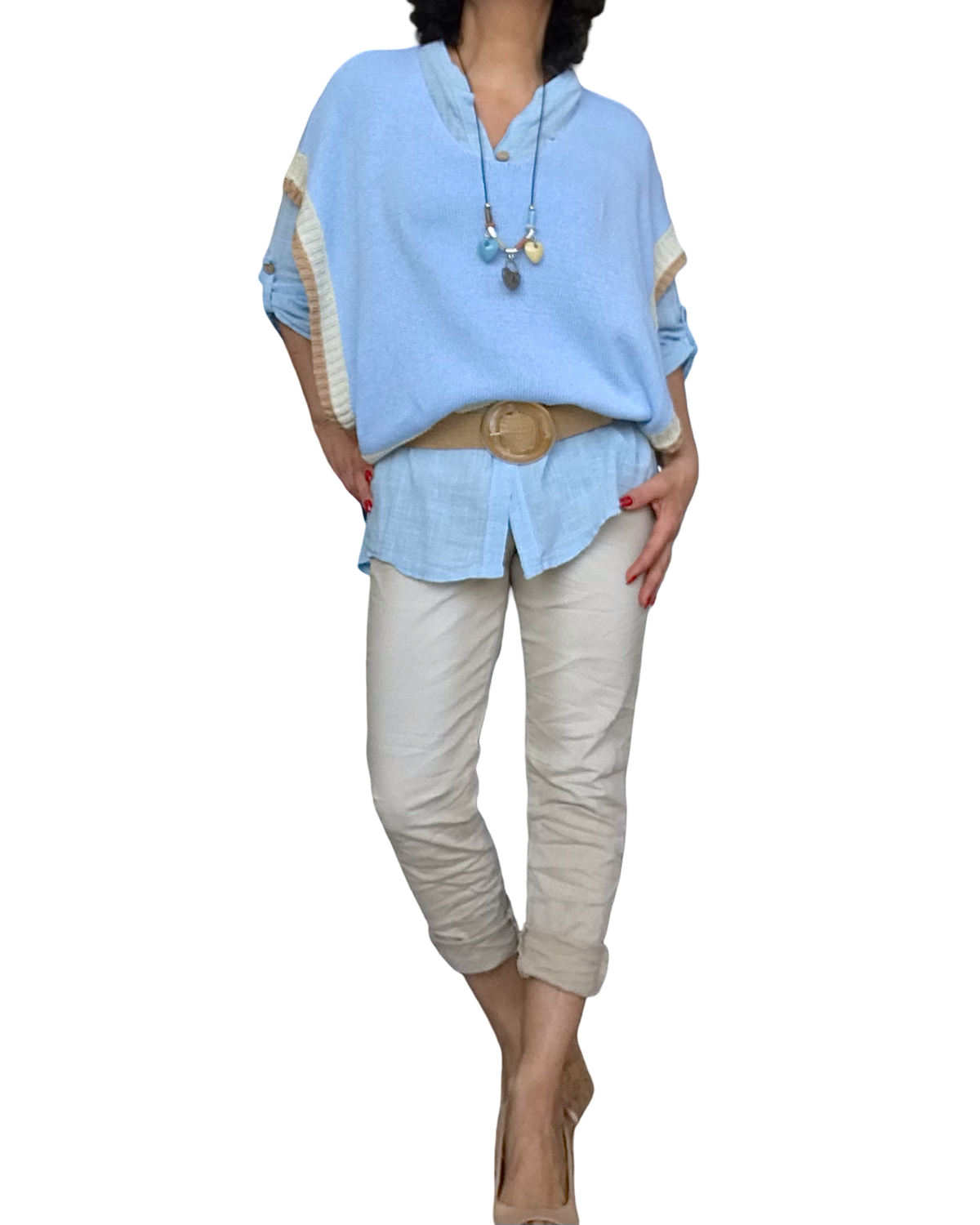 Débardeur en tricot bleu ciel ouvert sur les côtés col en V avec bande vanille au bas