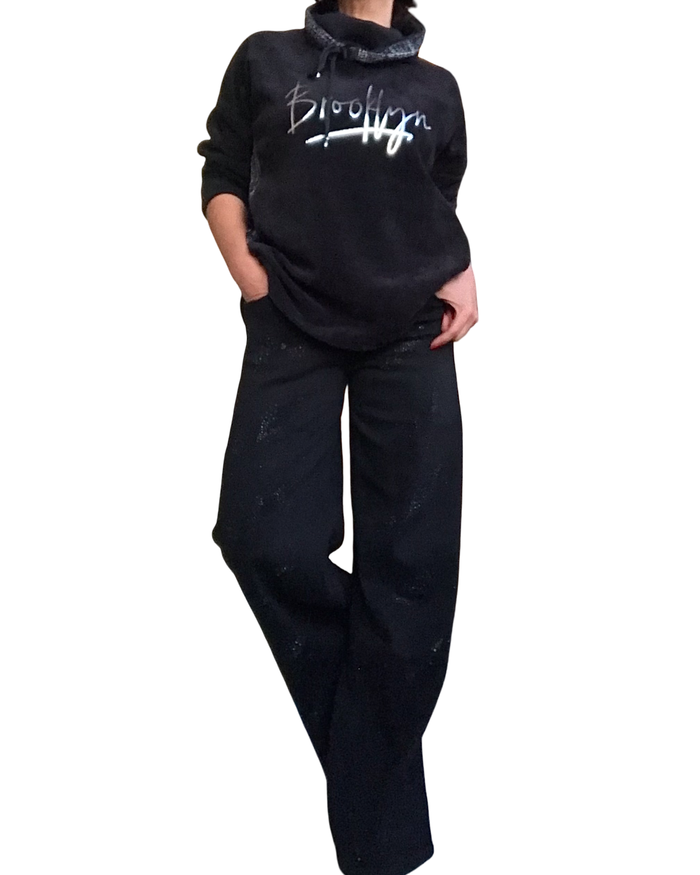 Chandail col cheminé en velours noir