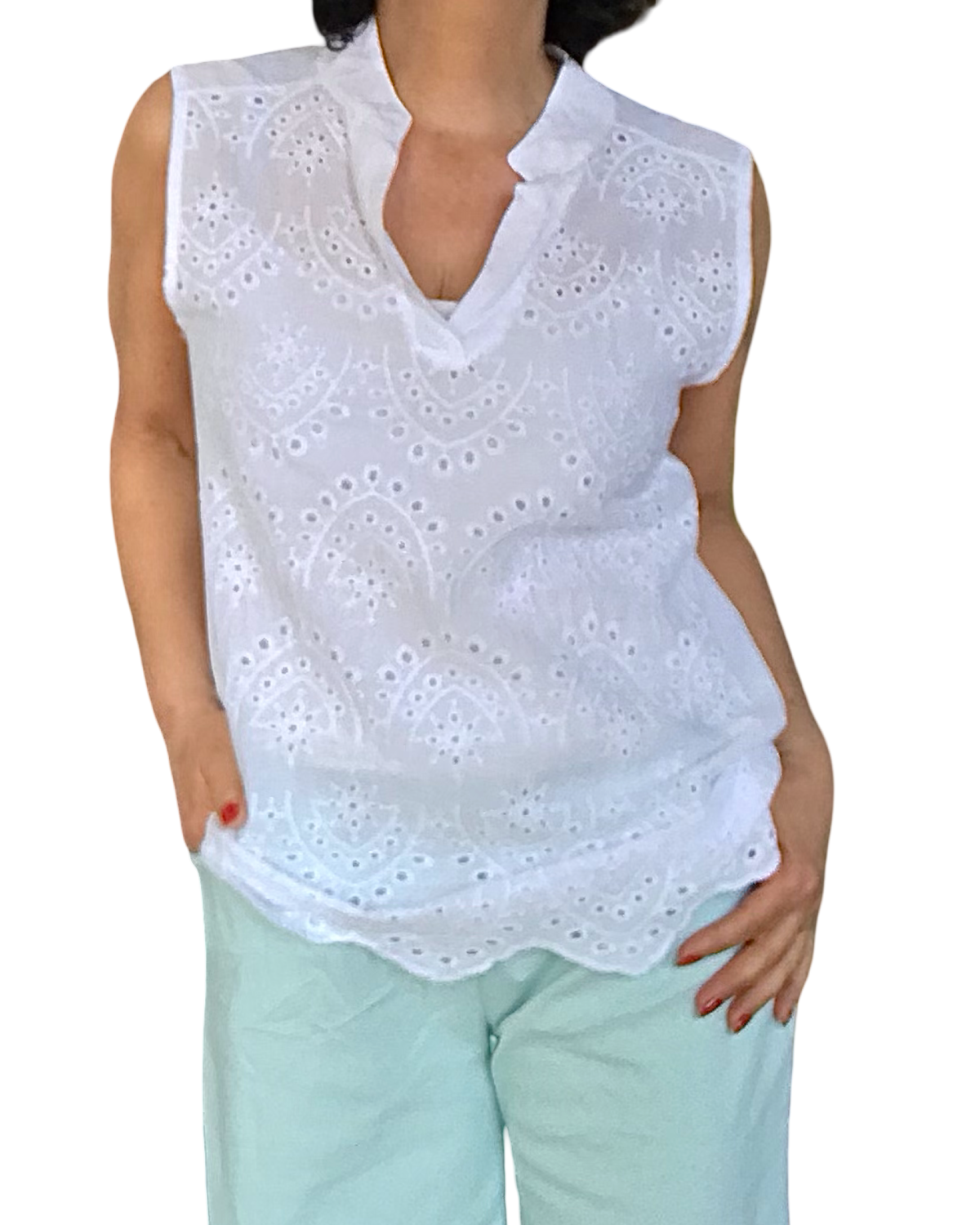 Blouse blanche sans manche broderie anglaise devant
