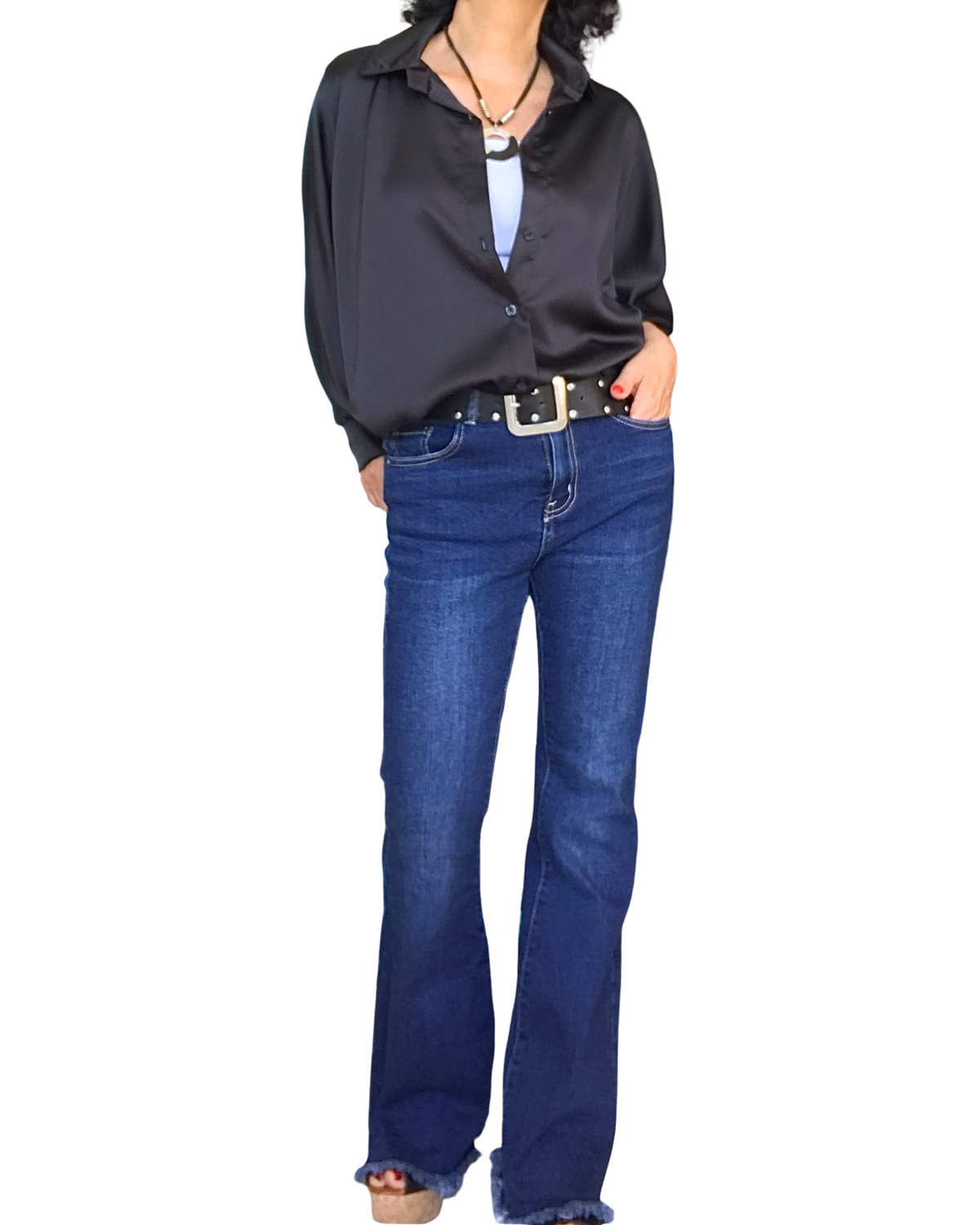 Chemise en satin noire, manche chauve-souris