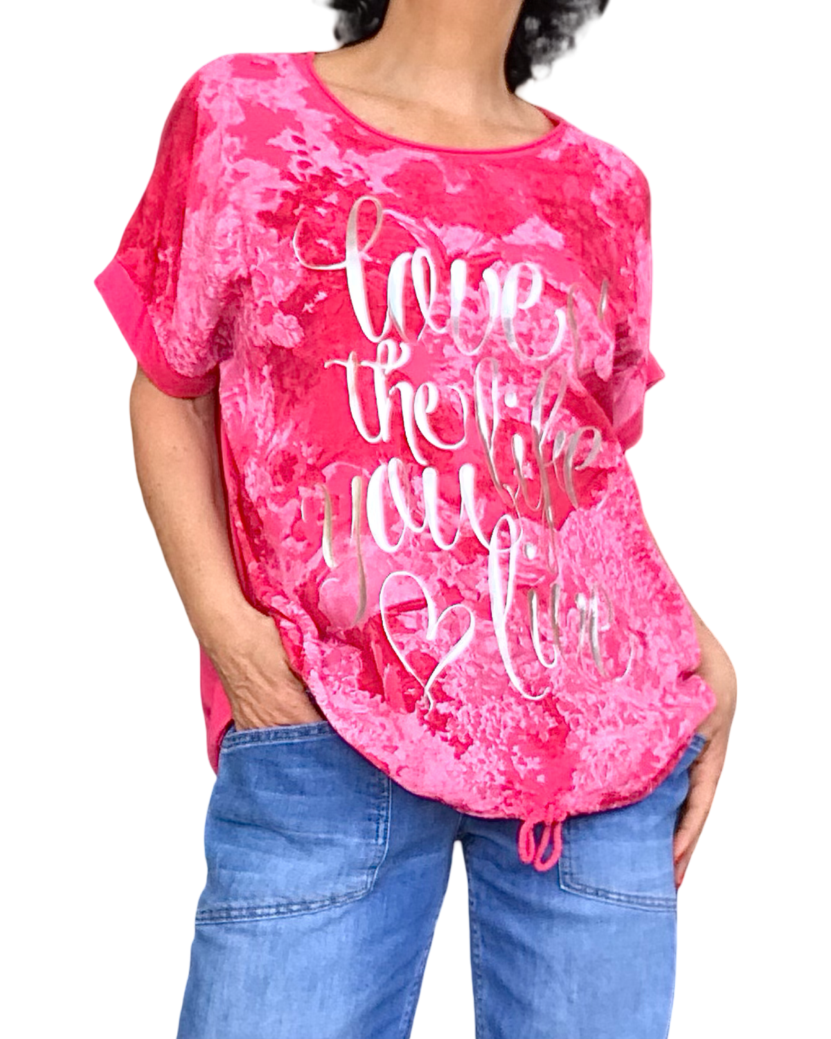 T-shirt fushia ramagé manche courte avec un cordon au bas, écriture argentée