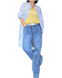 Chandail en crochet jaune en grandes mailles