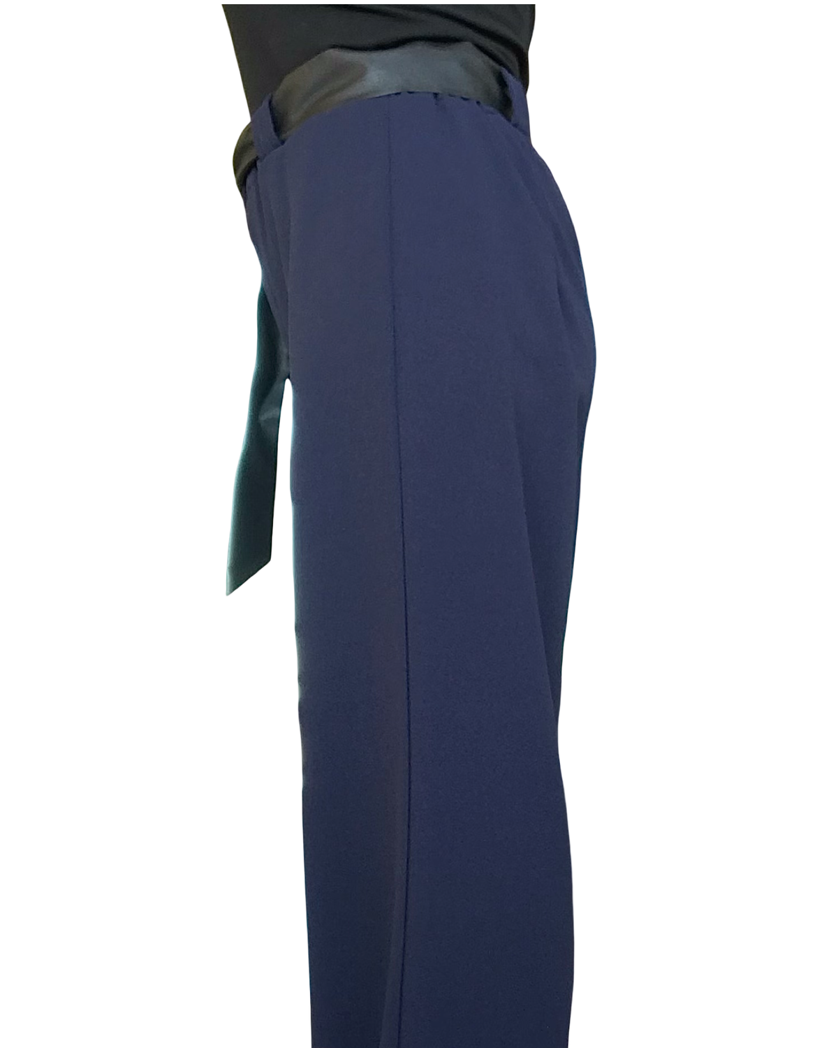 Pantalon droit marine avec un ruban noir comme ceinture, taille élastique