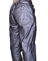 Pantalon bleu marin en cuir vegan froissé taille élastique