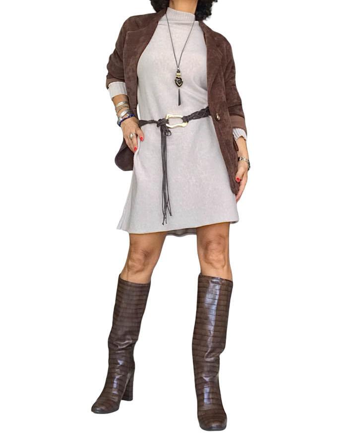 Robe en tricot beige au genou col montant – photo 2