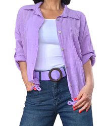 Chemise lilas manche courte avec deux poches appliquées devant et cordon au bas