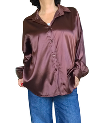 Chemise brune en satin à manche longue