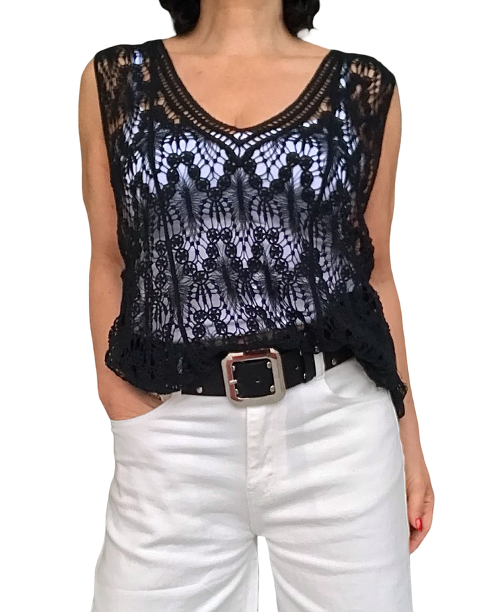 Debardeur en crochet couleur noir col en V