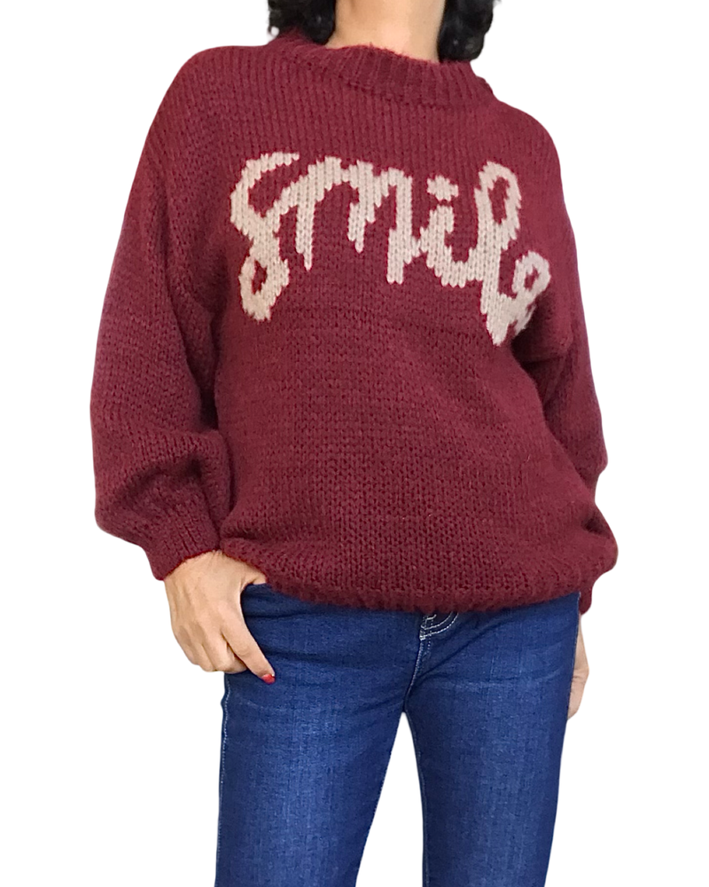 Chandail uni en gros tricot rouge vin « SMILE »