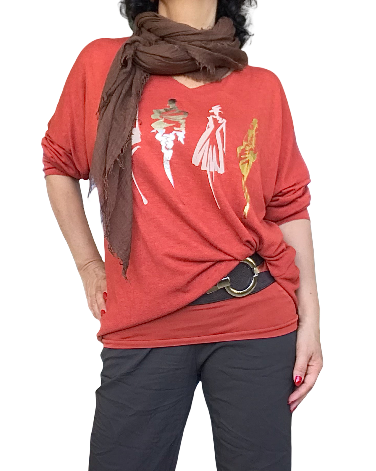 Chandail uni orange brulé col en V avec esquisse de 4 femmes devant