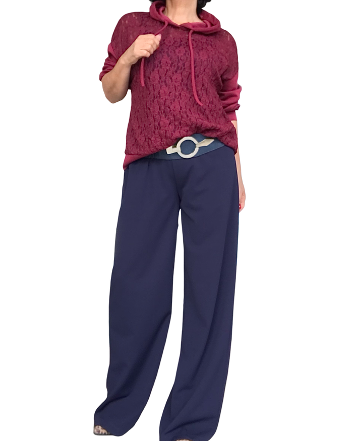 Chandail rouge vin en dentelle à capuchon