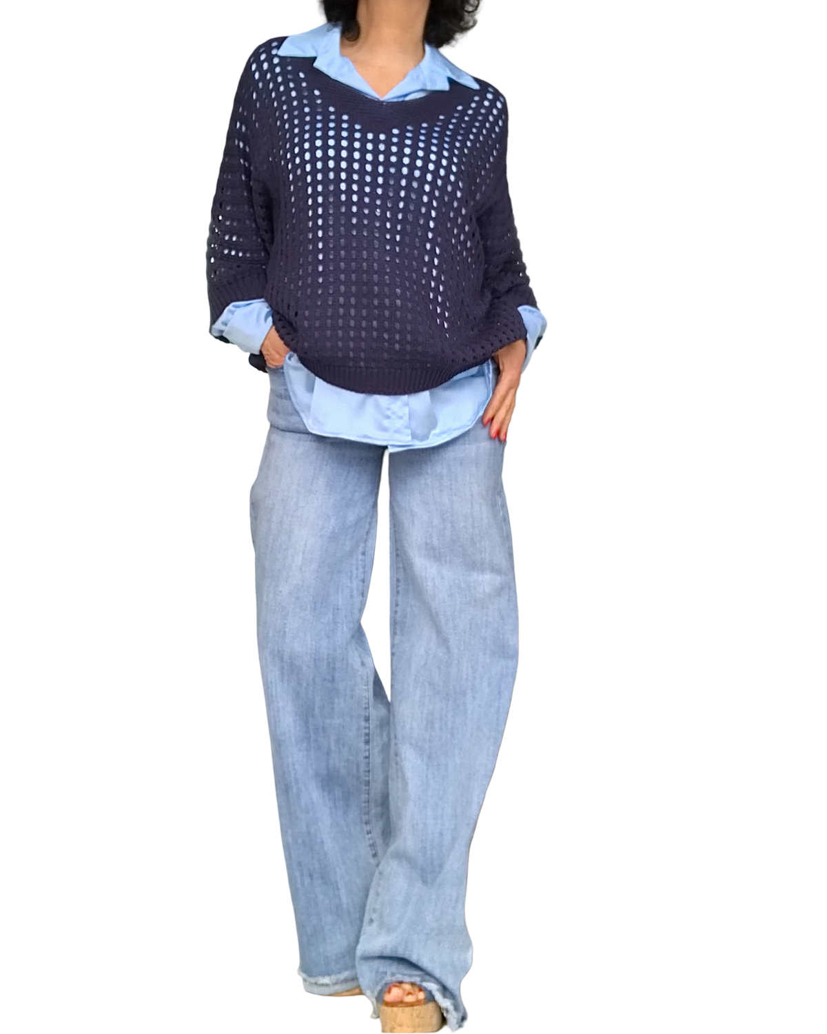 Chandail en crochet marine col en V en grandes mailles