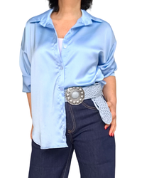 Chemise bleu ciel en satin à manche longue