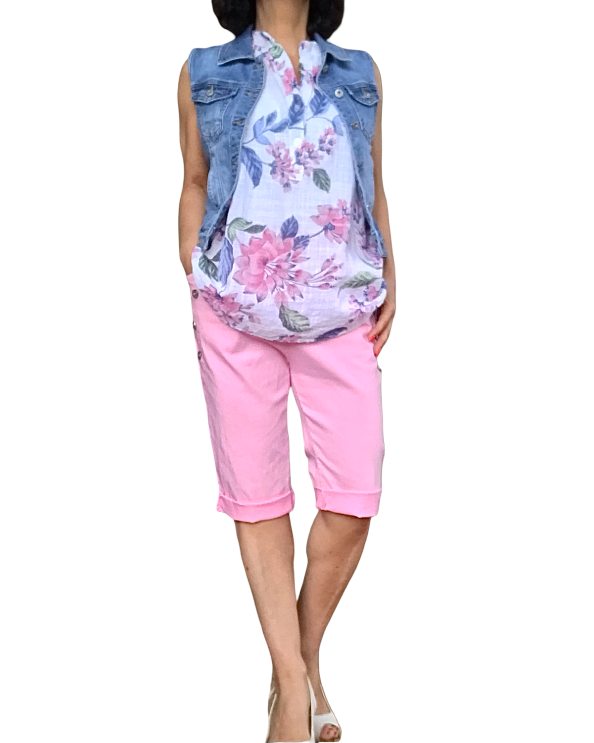 Bermuda rose bébé à taille élastique avec cordon et 4 boutons décoratifs
