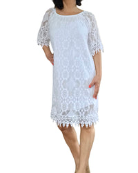 Robe blanche manche courte en crochet et broderie