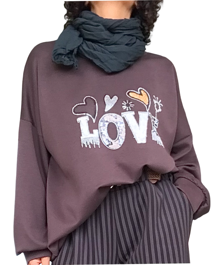 Chandail uni brun col rond en jersey « Love »( livraison 30 septembre)