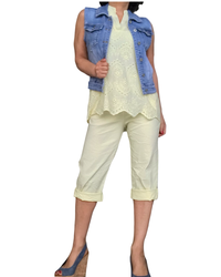 Blouse jaune pâle sans manche broderie anglaise devant