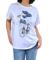 T-shirt blanc avec bicyclette et ballons marine en forme de cœurs