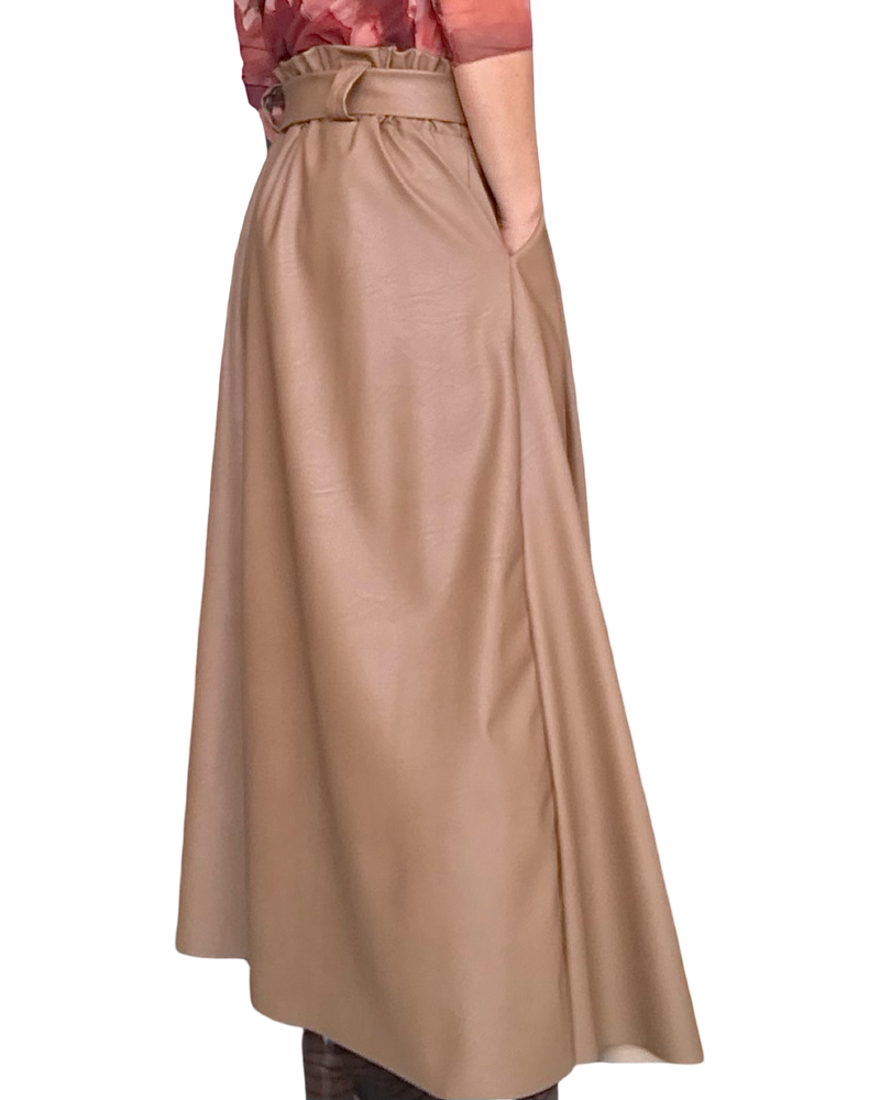 Jupe longue camel en similicuir, coupe ligne A