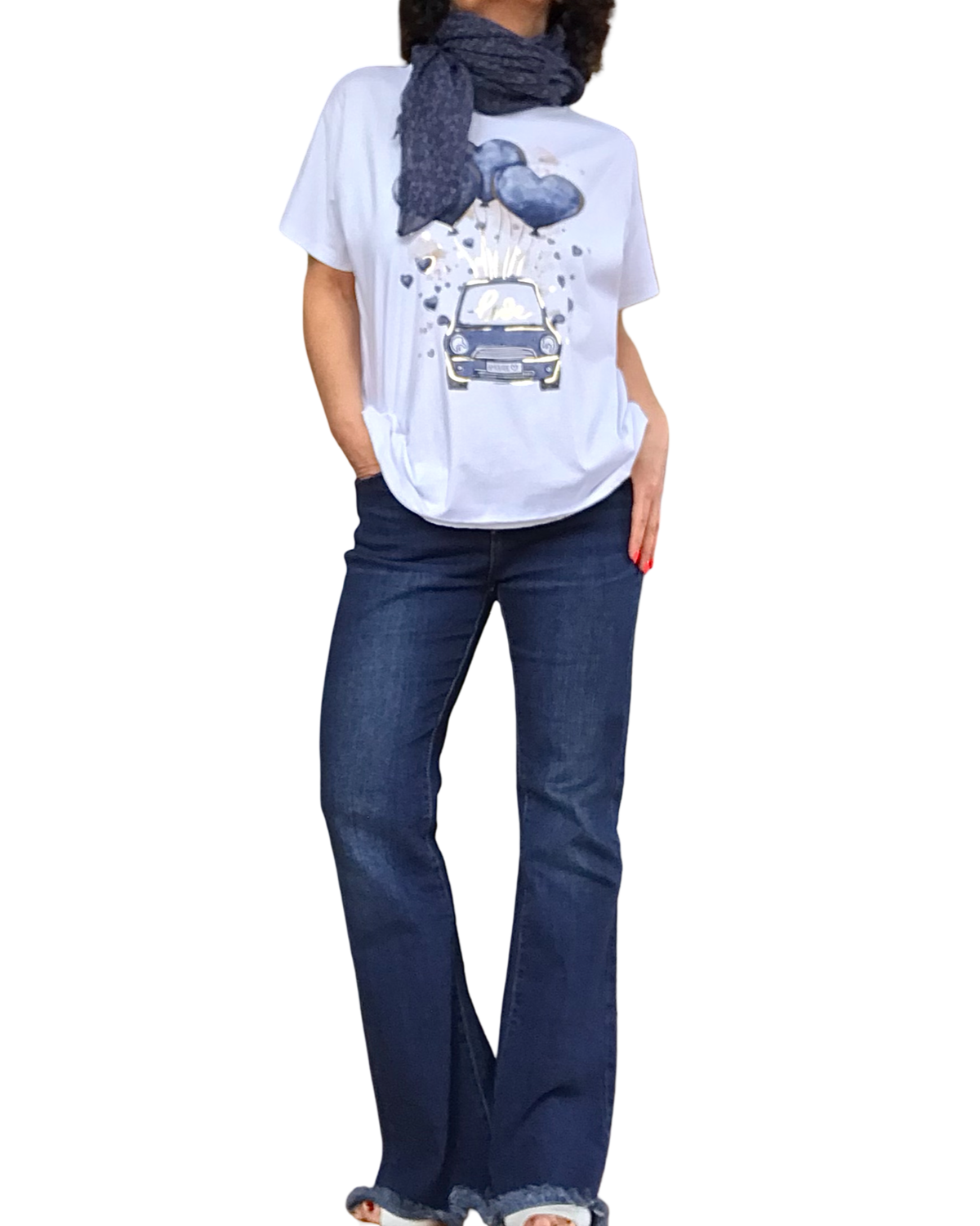 T-shirt blanc avec fiat et ballons marine en forme de cœurs