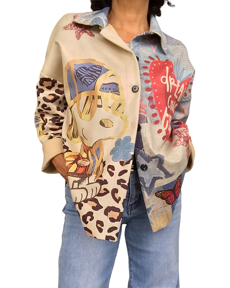 Chemise en ultra suède beige avec dessins de snoopy