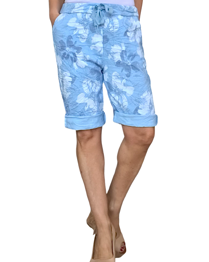 Bermuda imprimé de fleurs bleu ciel à taille élastique avec cordon