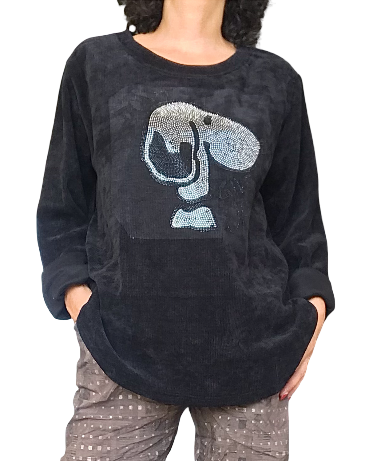 Chandail uni noir col rond avec Snoopy argenté