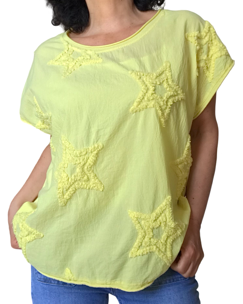 T-shirt uni garni de plusieurs étoile texturées devant col rond