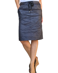 Jupe bleu nuit froissée en similicuir avec cordon