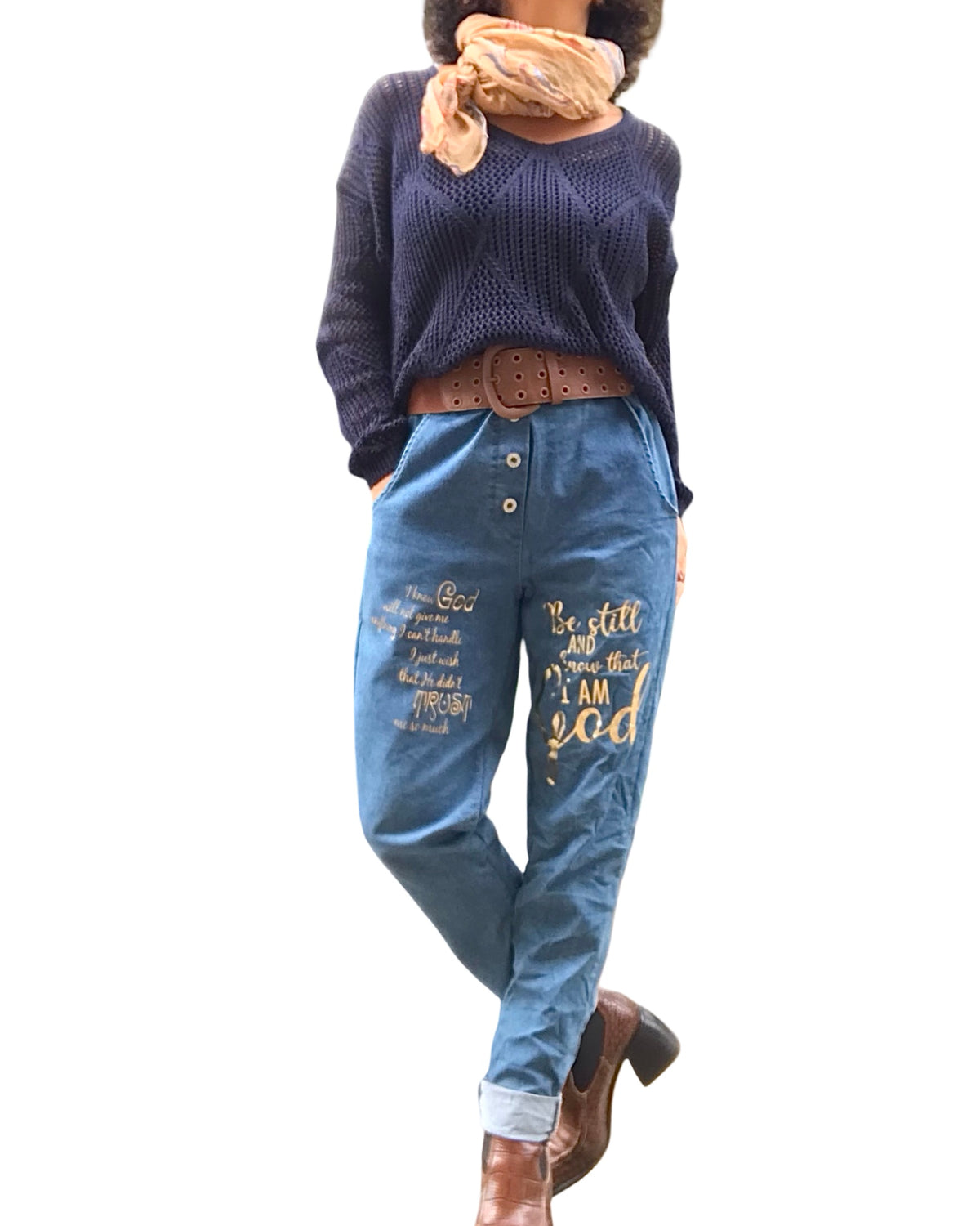 Jeans bleu moyen à taille élastique avec écritures dorées sur chaque jambe