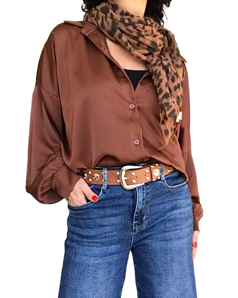 Chemise en satin noisette